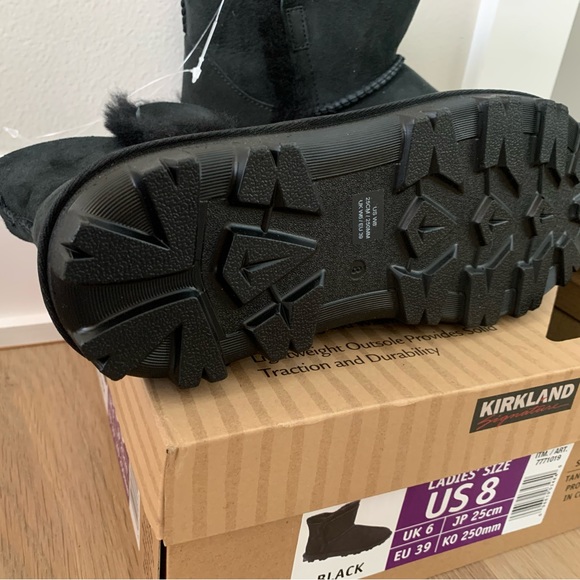 Kirkland Signature Ladies’ Shearling Short Boots - Picture 4 of 6